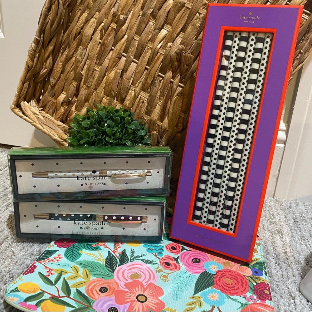 kate spade Black & White Polka Dot Reusable Straws and Two Pens